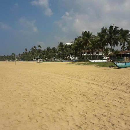 Sea Front Hikkaduwa Hotel Buitenkant foto